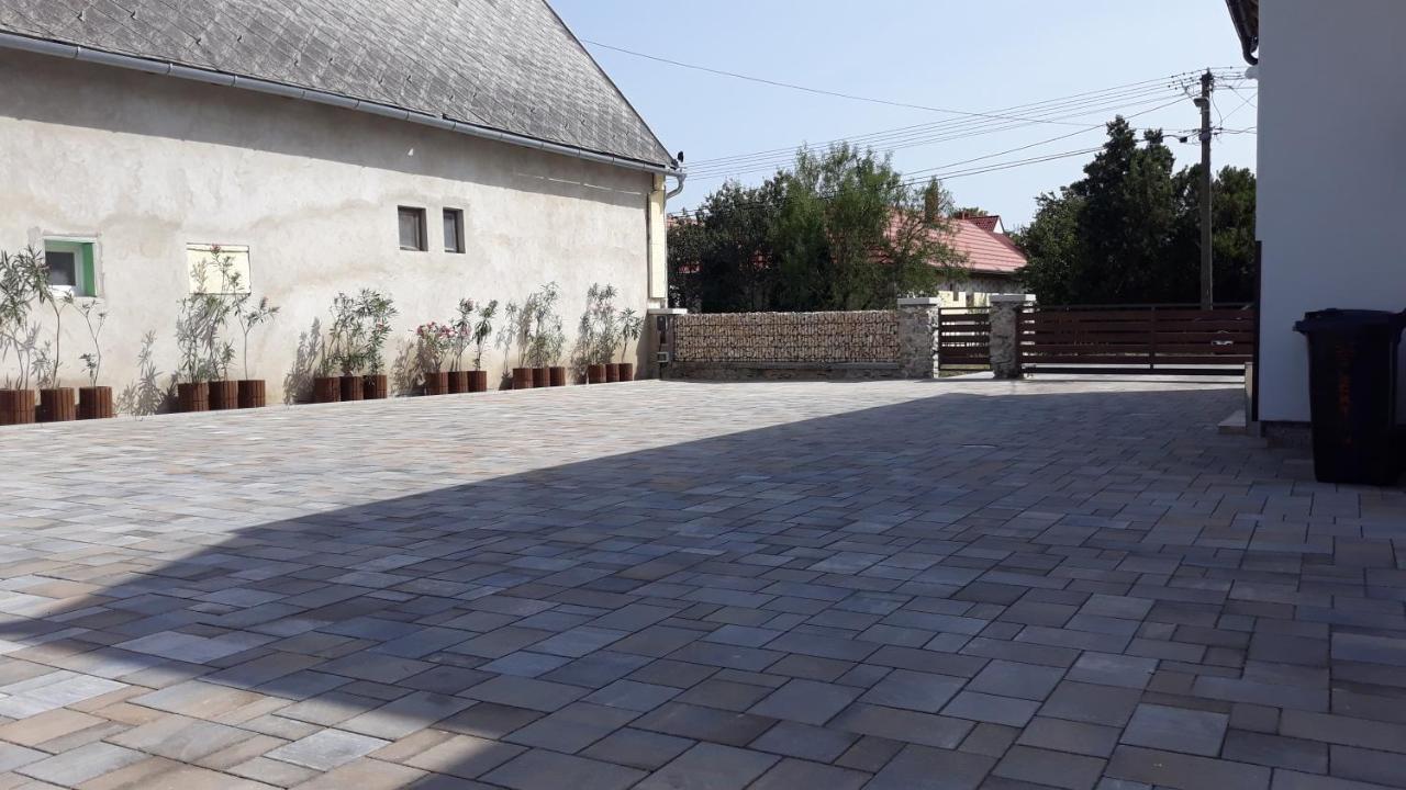 Zimmerferi Apartman Keszthely Apartment Luaran gambar
